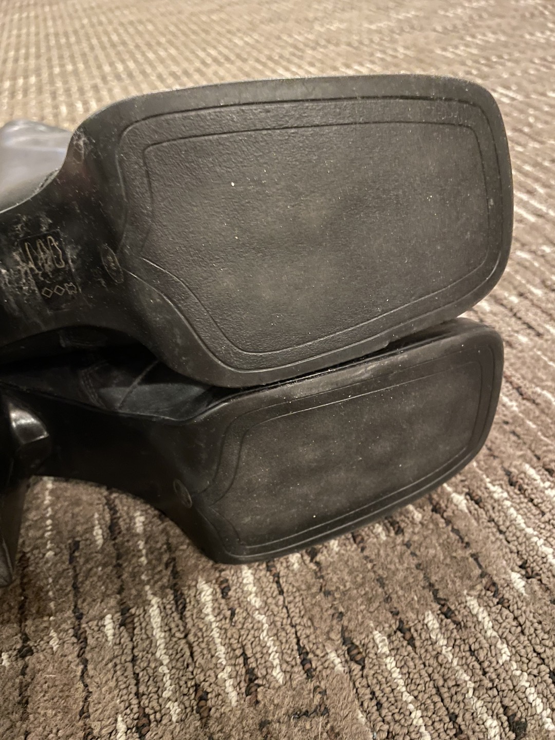 Tall leather black boots image indicator(4)