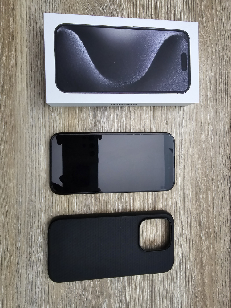 iPhone 15 Pro Black Titanium 256GB- Like Brand New - photo 2