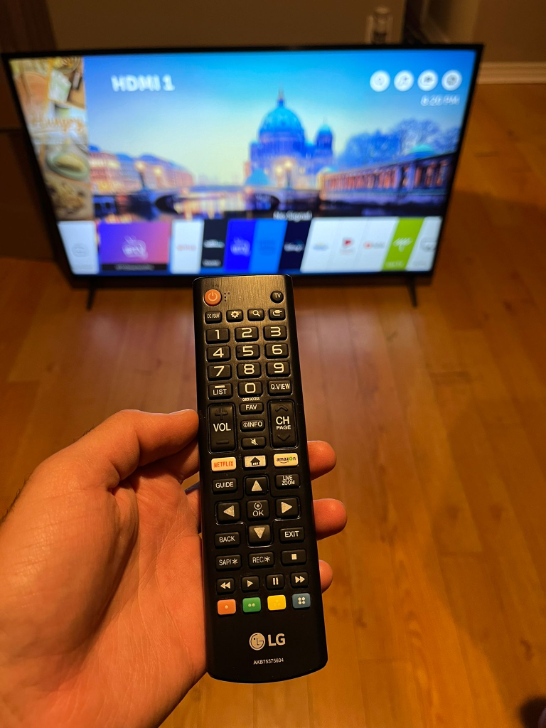 LG Smart TV, UHD - photo 2
