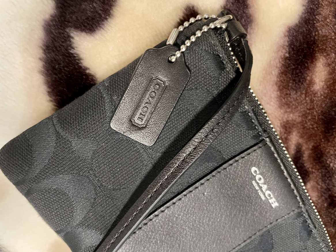 Coach Outlet Wristlet image indicator(2)