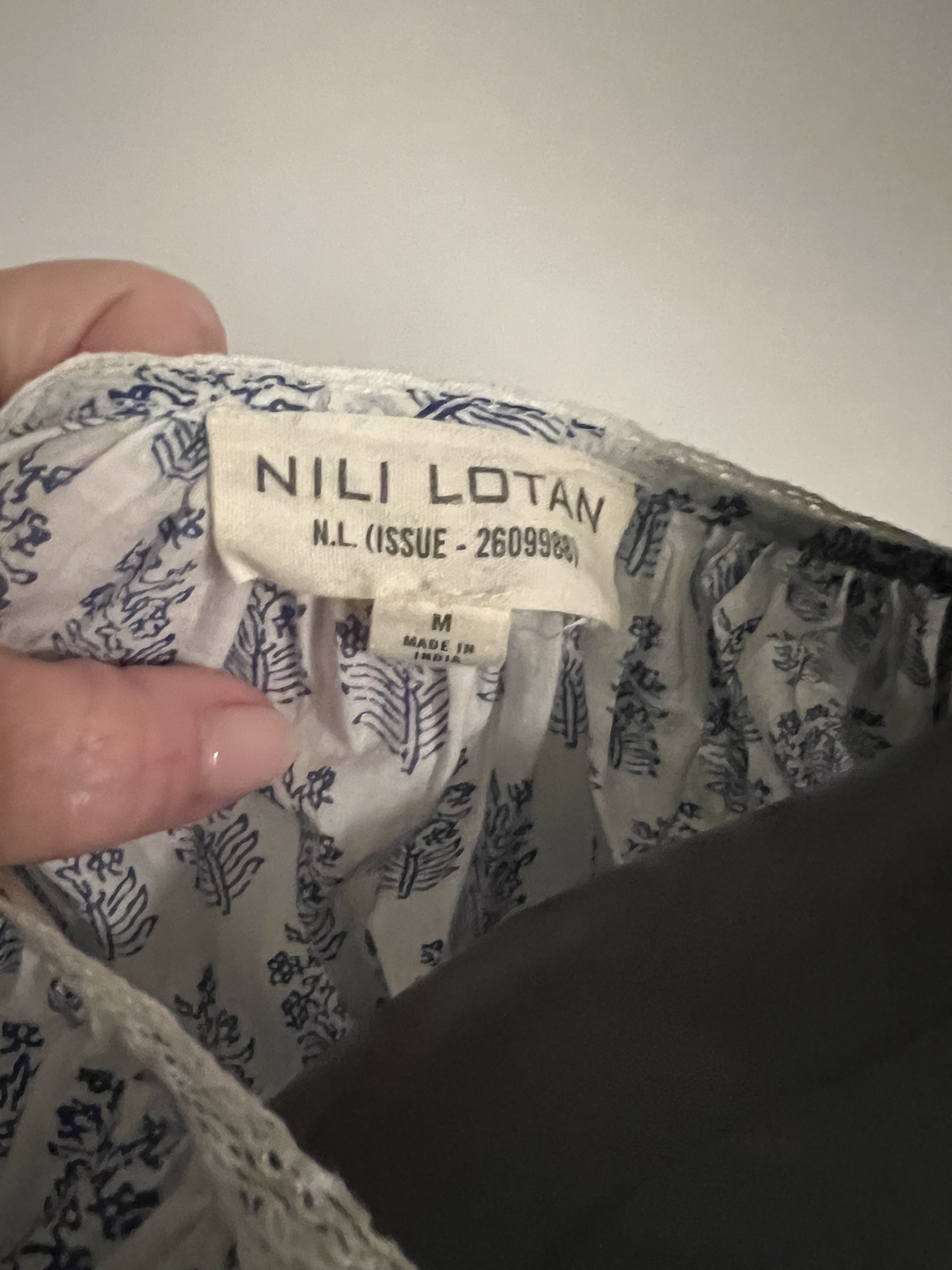 Nili Lotan top image indicator(5)