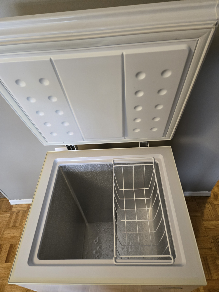 chest freezer - photo 2