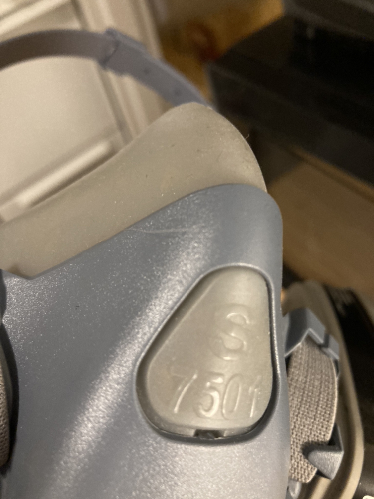 FREE Respirator Mask 7501 - photo 3