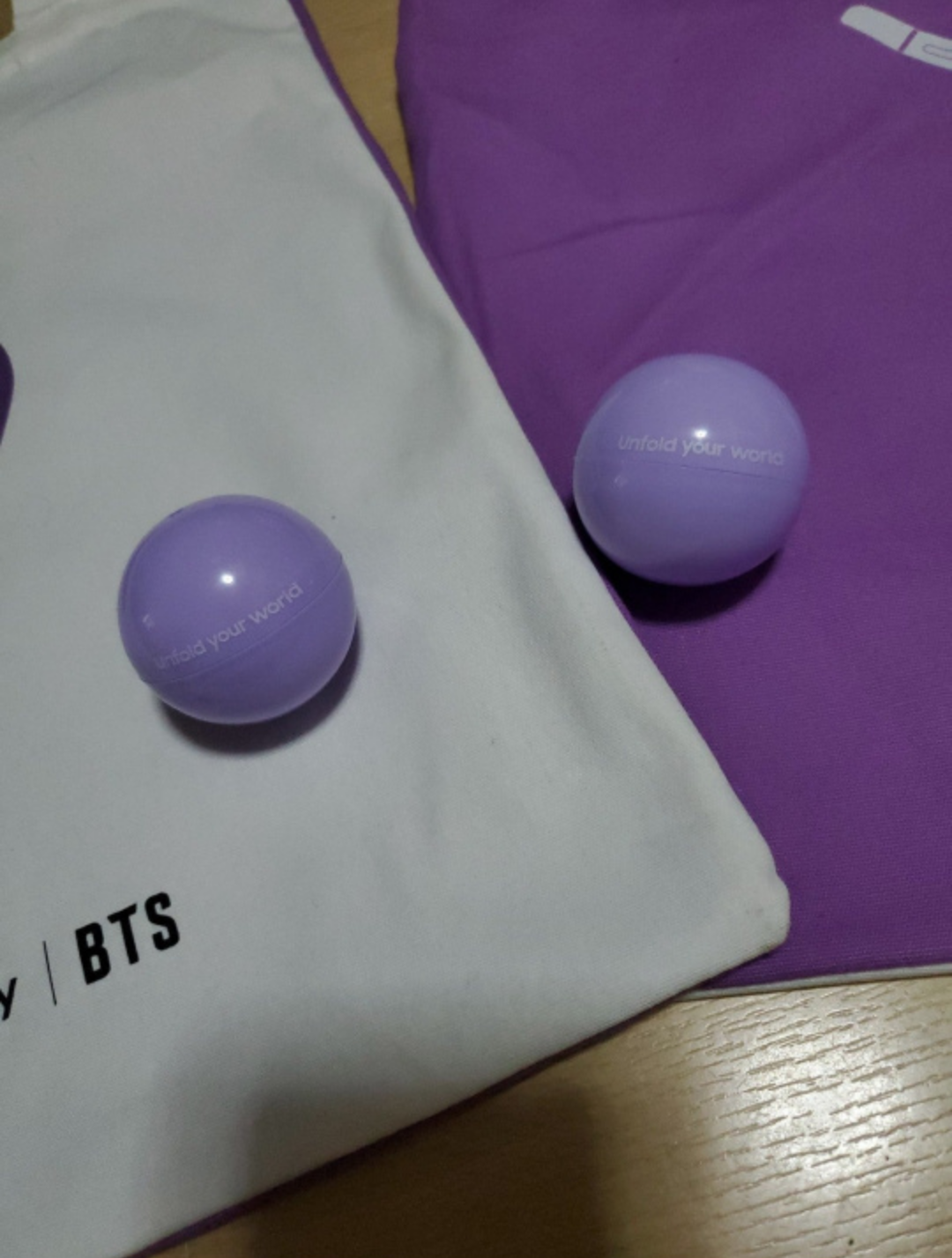 BTS X SAMSUNG tote bag and balls - photo 3