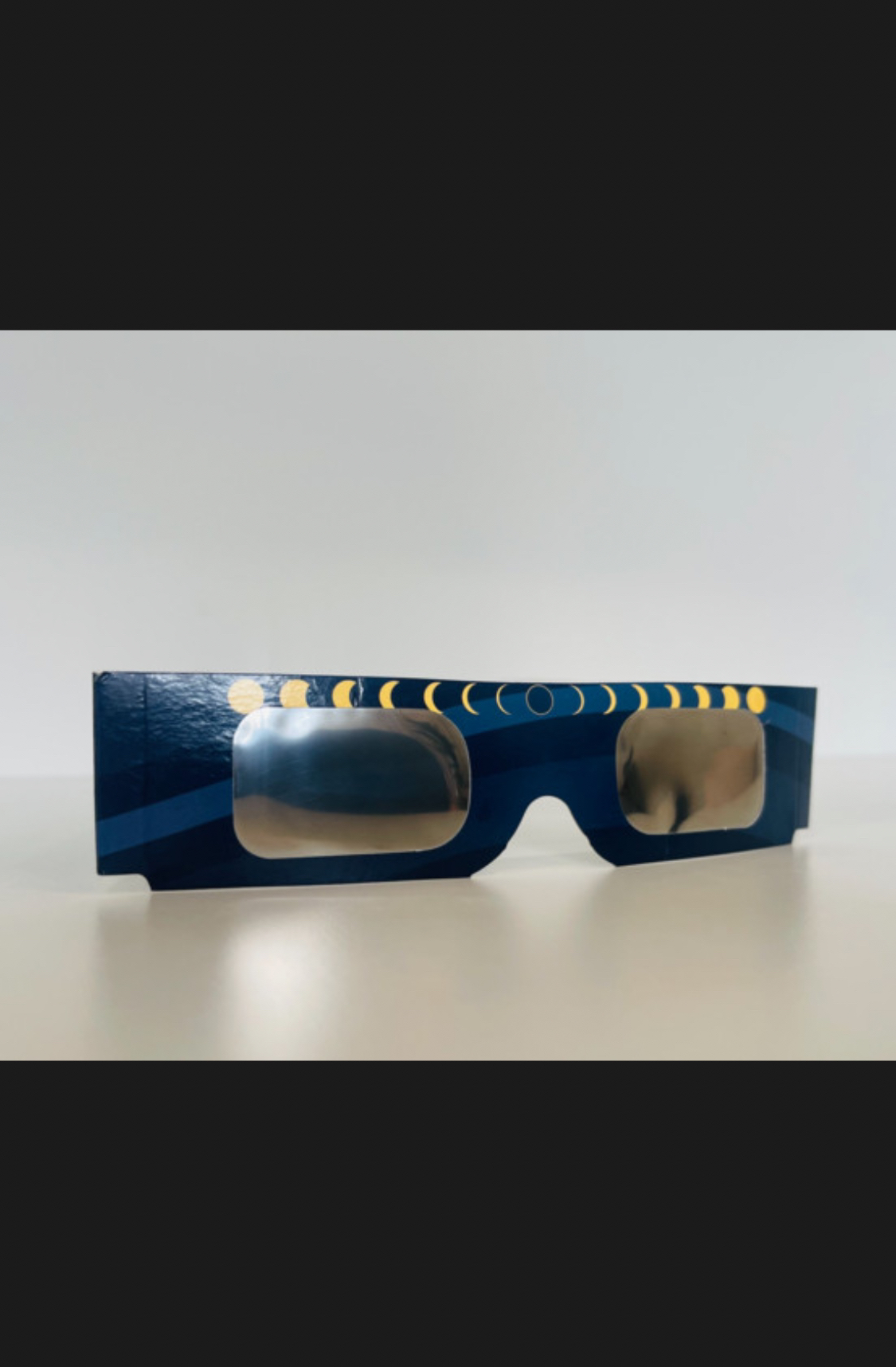 Official Royal Astronomical Society Canada Solar Eclipse Glasses image indicator(2)