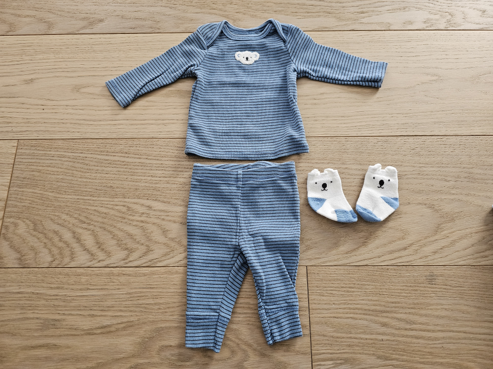 Carters 3-piece set (newborn) thumbnail