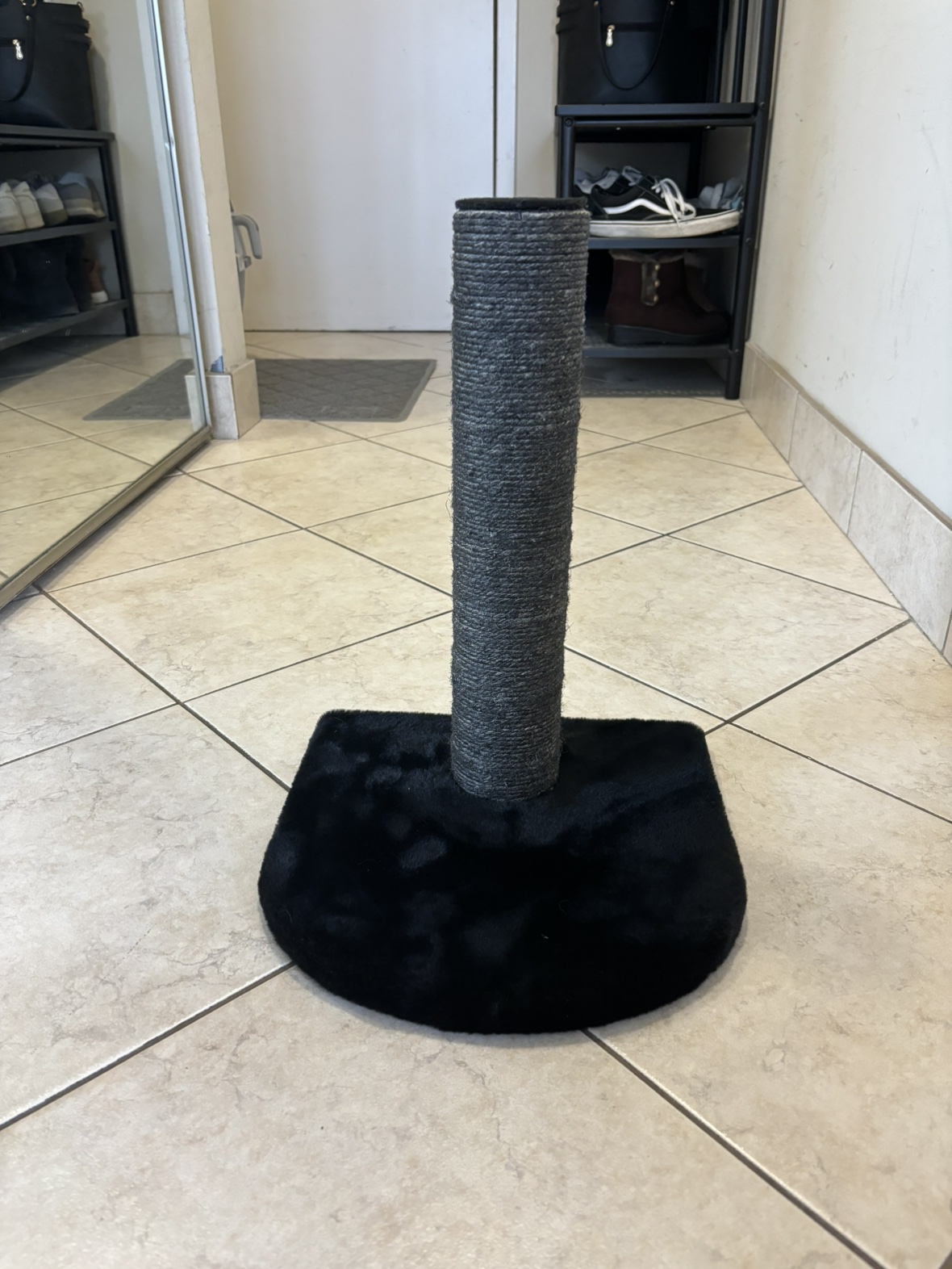 Cat scratching post