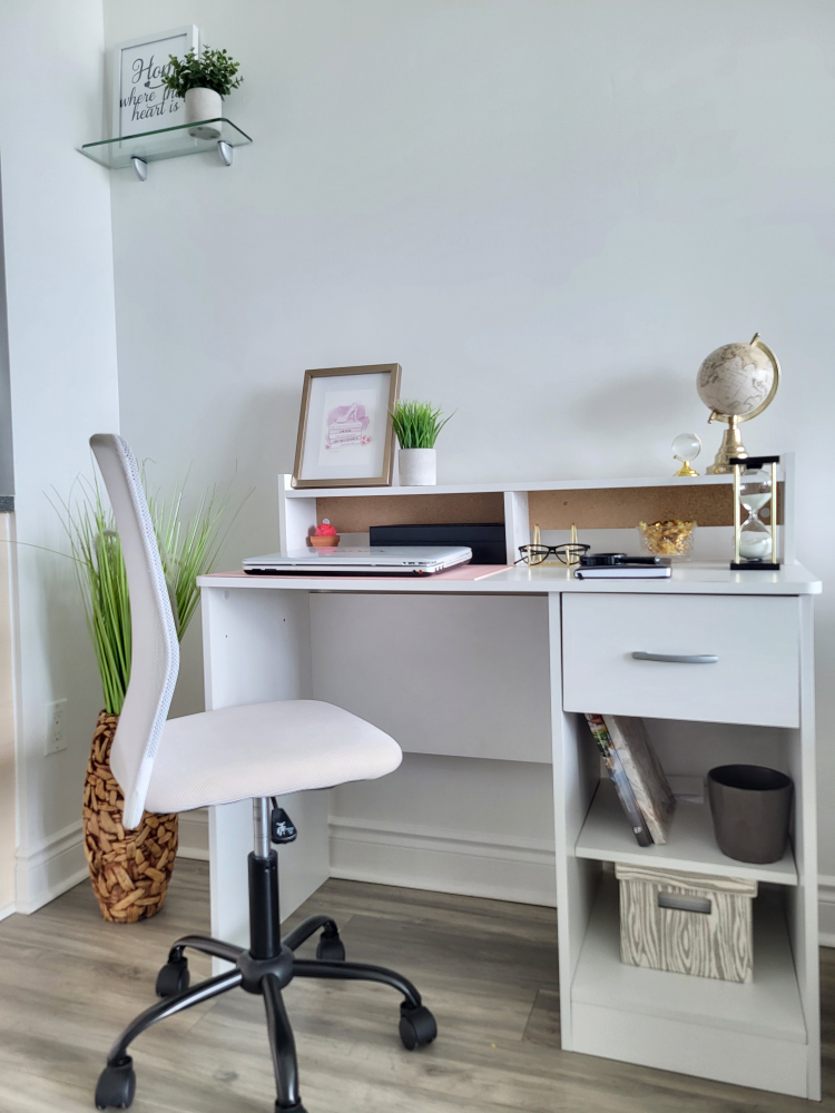 White computer desk and chair