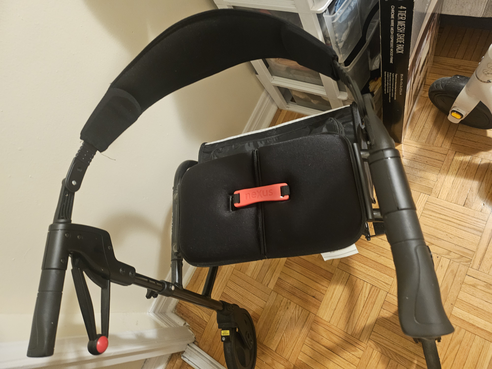 Nexus Rollator Walker MINT CONDITION image indicator(2)