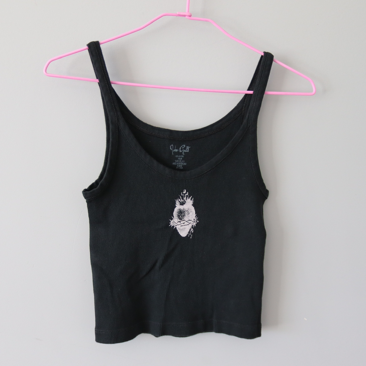 Brandy Melville Cropped Tank 🖤🏴‍☠️🗝️ thumbnail