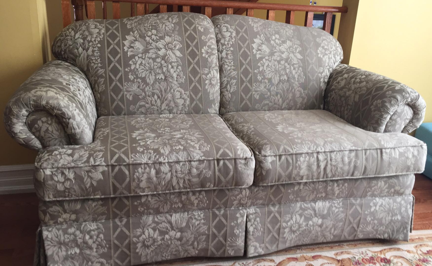 FREE Vintage Two-seater Sofa thumbnail