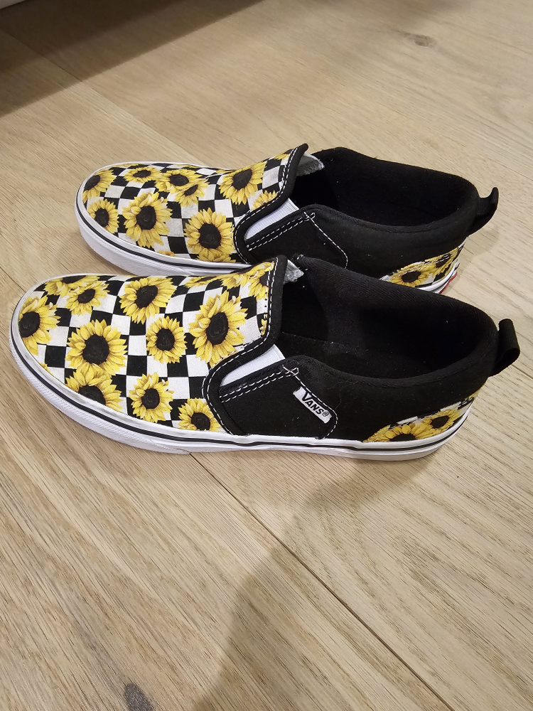 Girls Van sneakers size 3 thumbnail