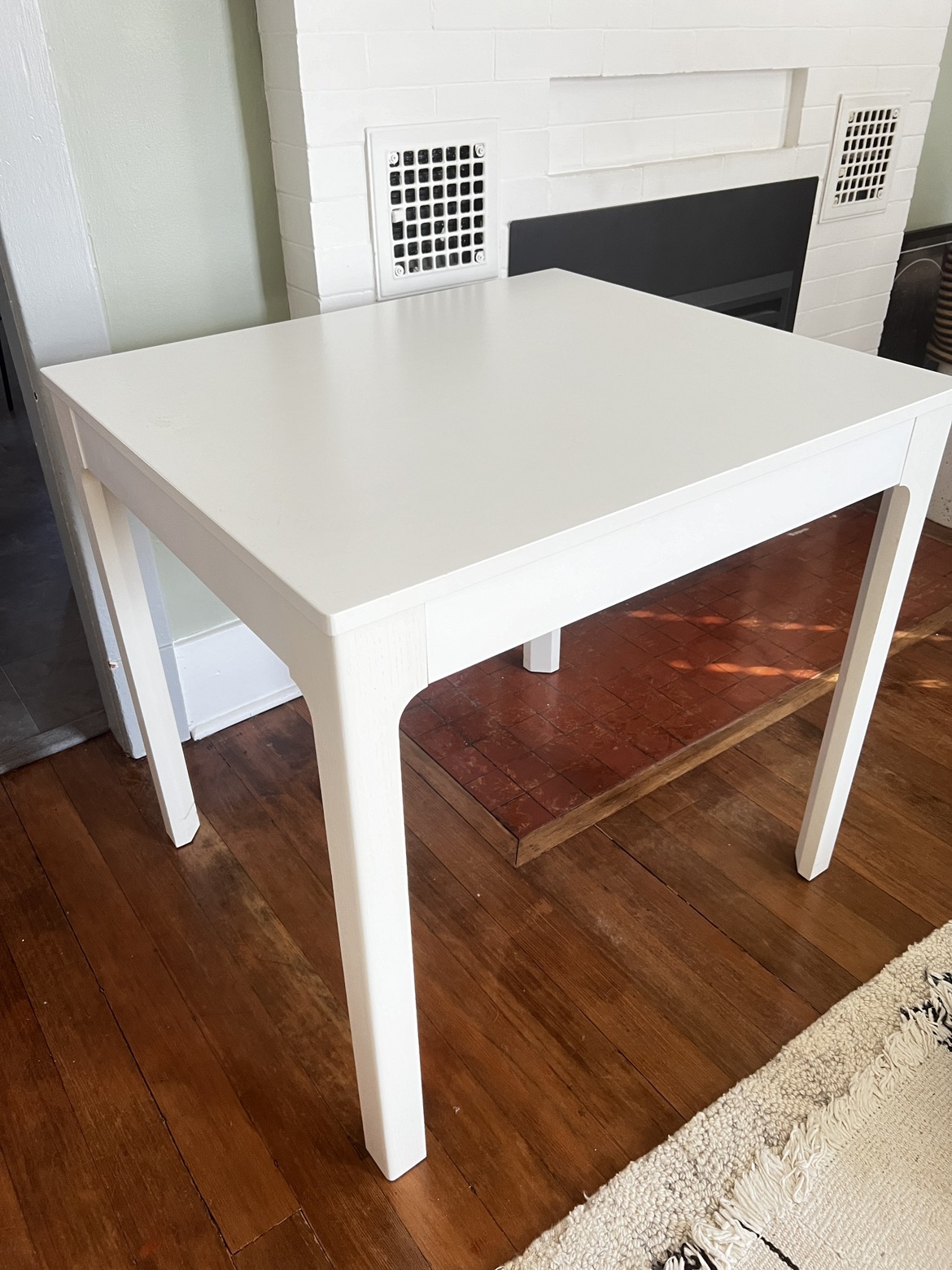 Minimalist and Clean • IKEA white table - photo 2