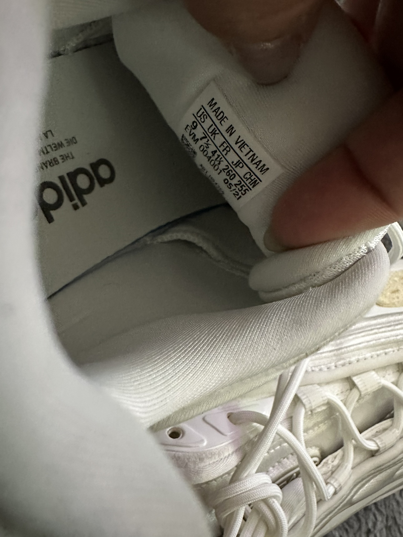 Adidas Ozelea, 9 Womens - photo 3