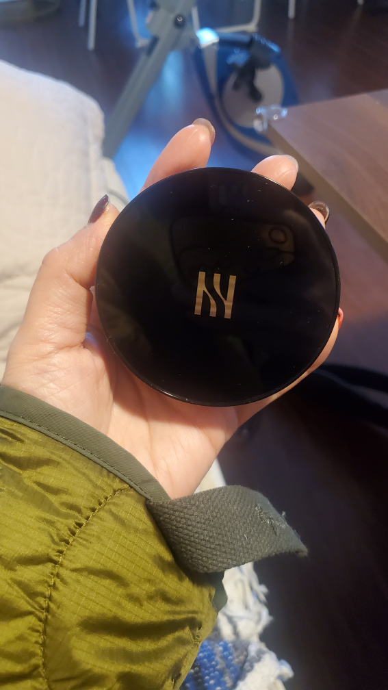 Hera black cushion
