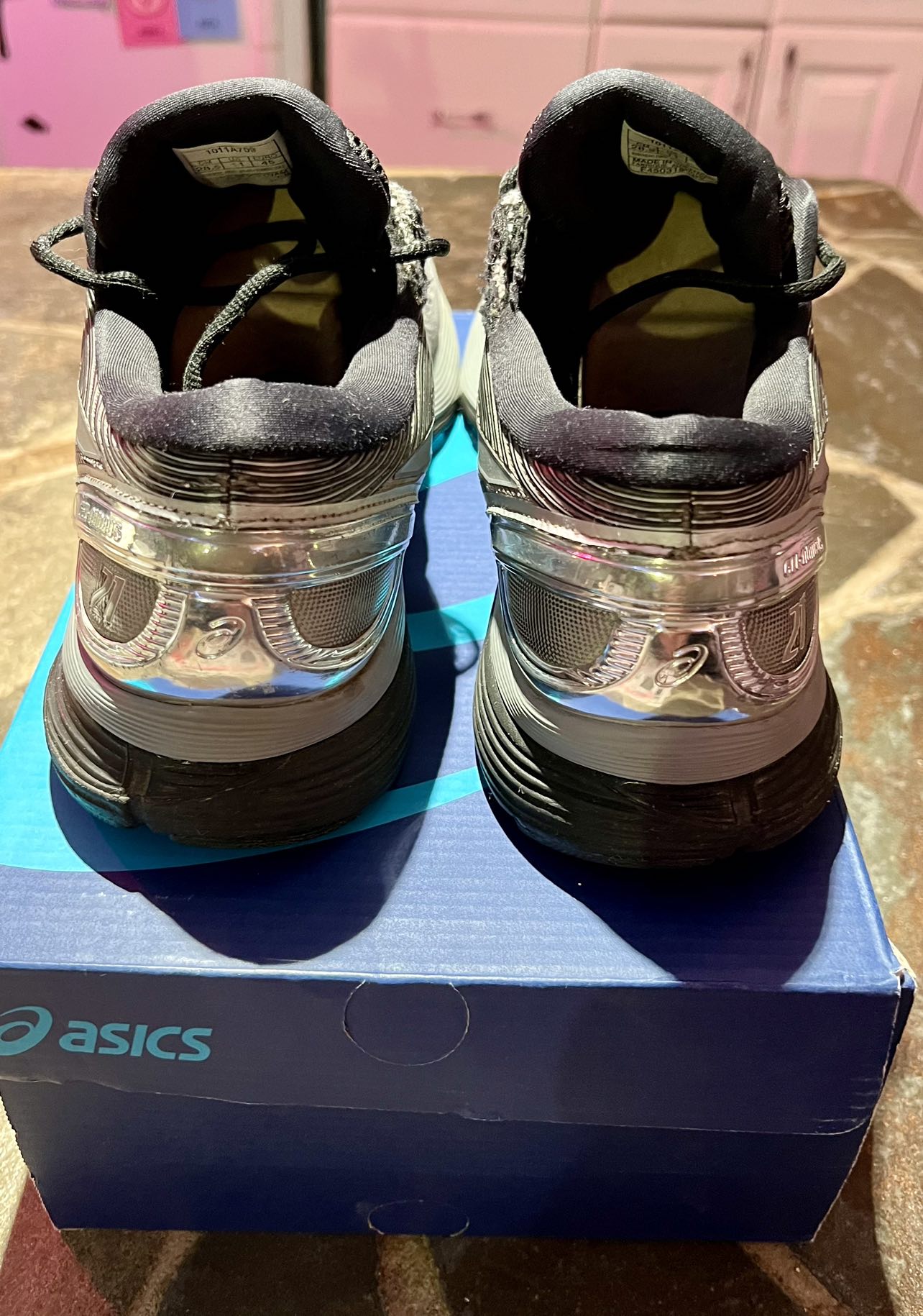 ASICS Gel-Nimbus 21 Platinum Sheet Rock Silver (Men’s 11)(EUC) image indicator(3)