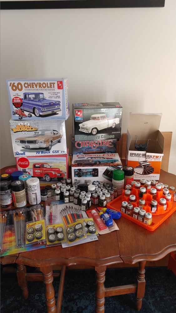 vehicle model kits and accessories