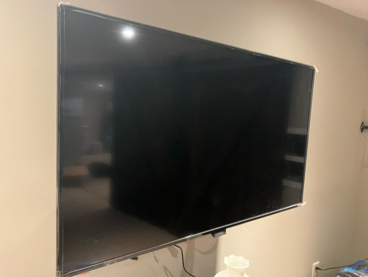Sharp Roku TV 50” - photo 4