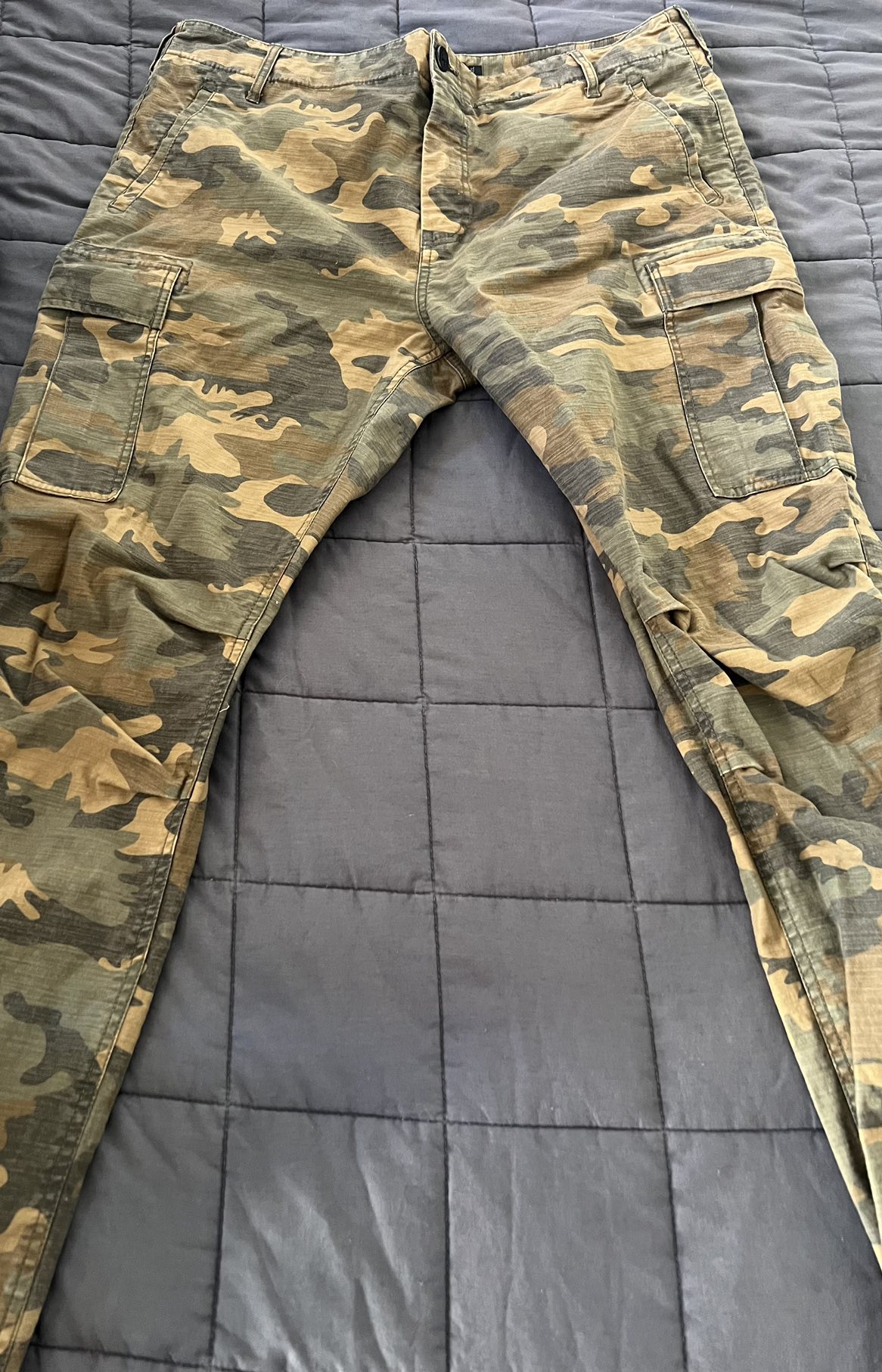 Simons Le 31 Men’s Camo Cargo Pants Size 36 thumbnail