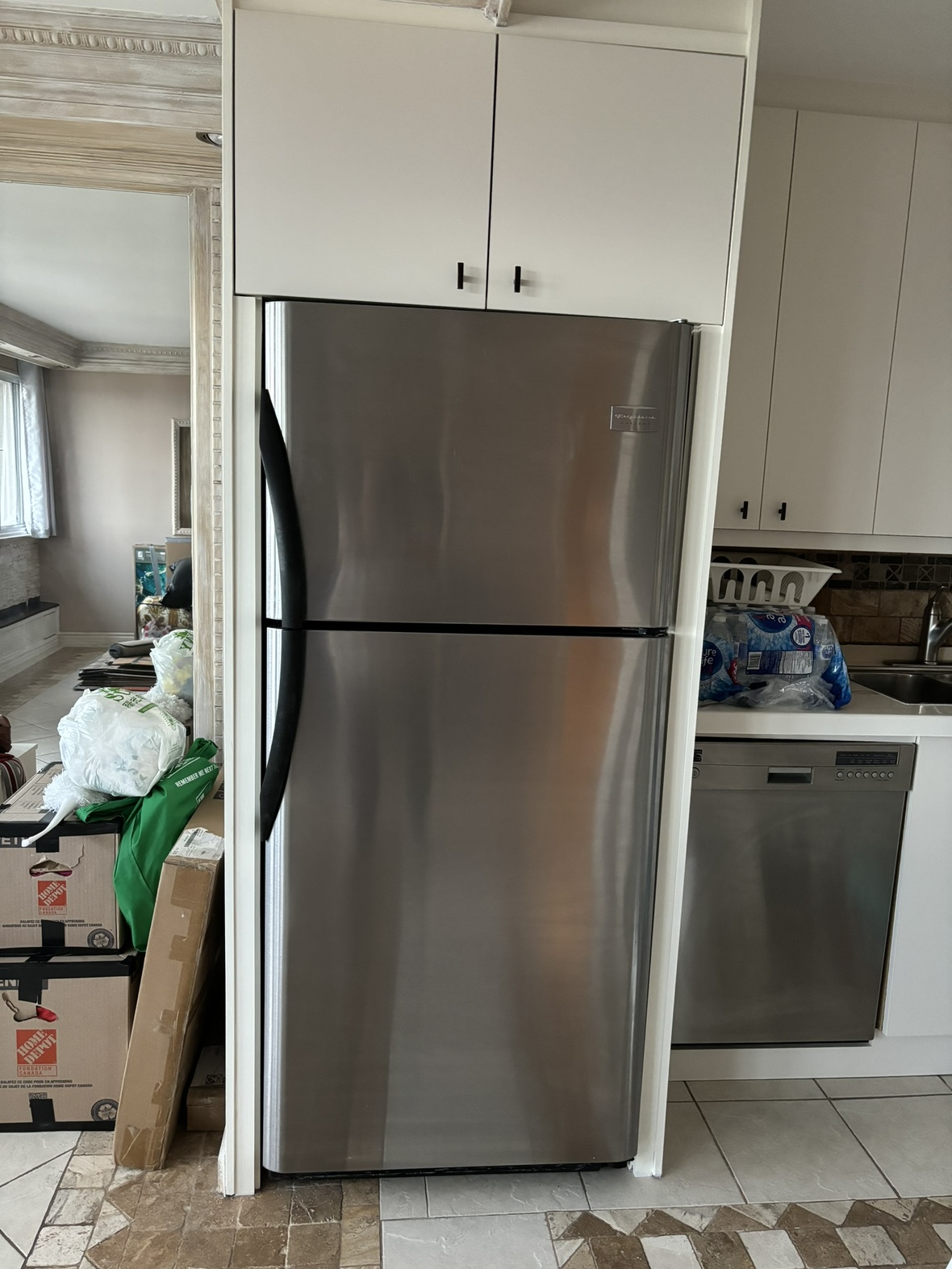 30 inch Frigidaire fridge