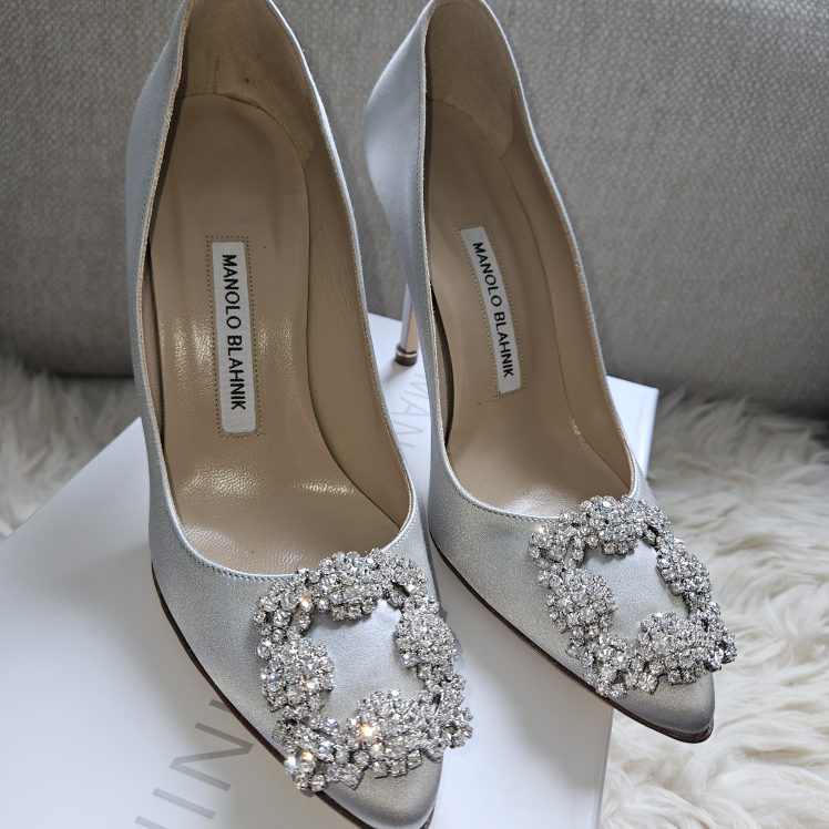 Manolo Blahnik Hangisi 105 thumbnail