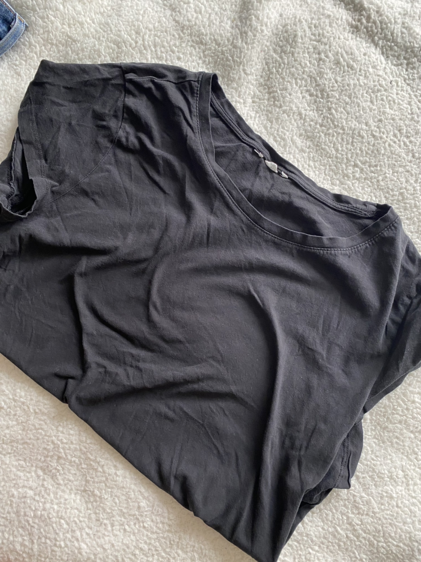 Shorts and T-shirt - photo 4