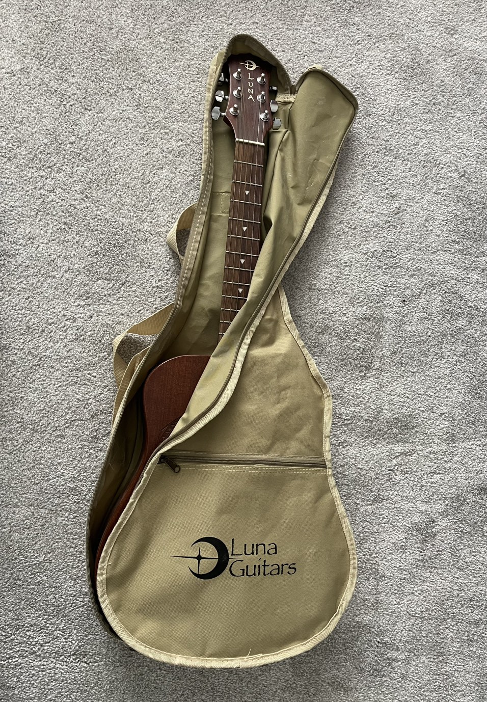 Luna Guitar - photo 3