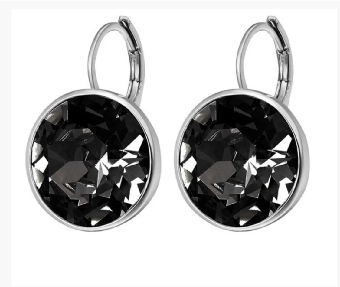 Sliver solitaire hoops earrings image indicator(3)
