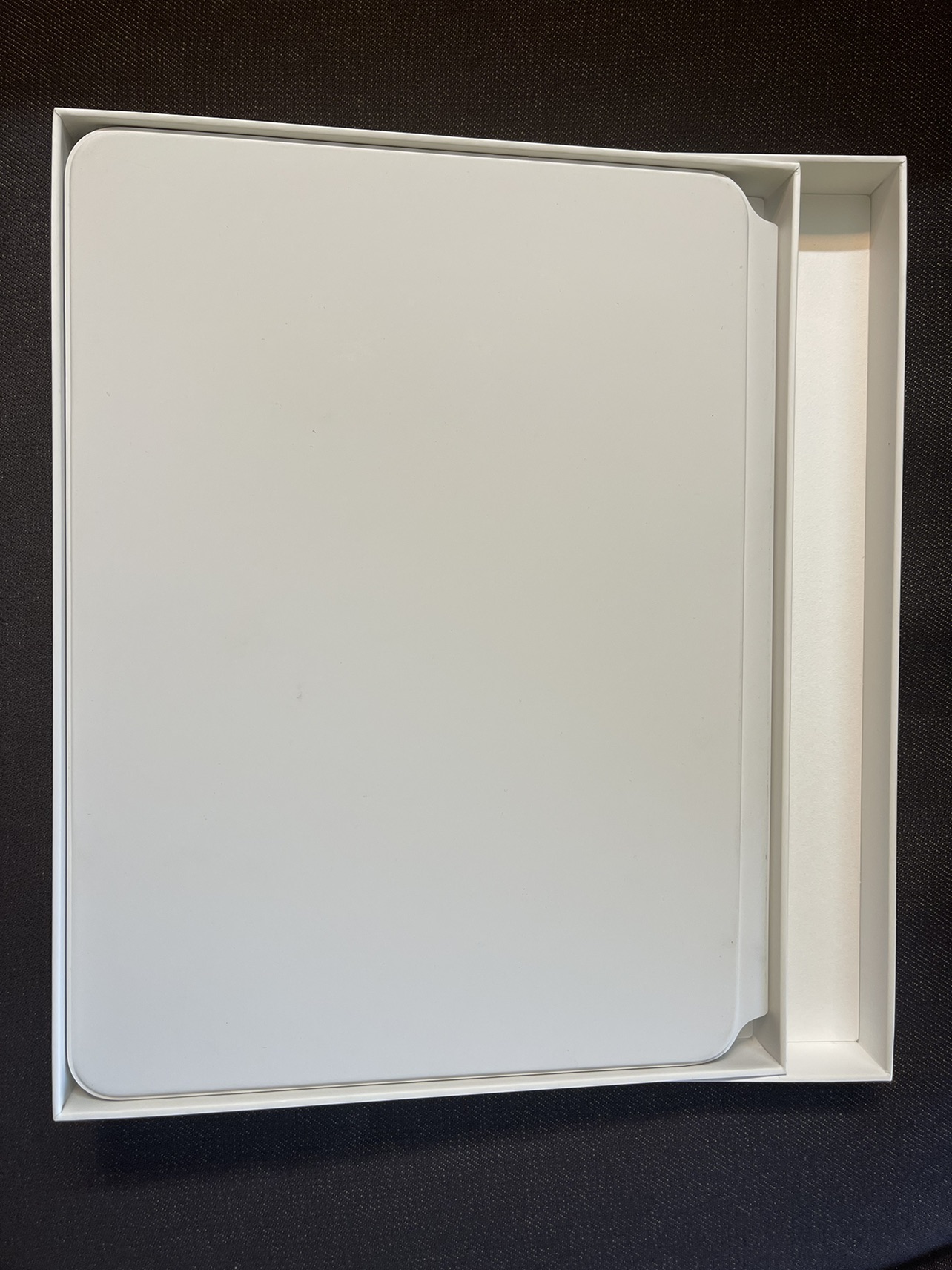 iPad 11 Magic Keyboard image indicator(4)