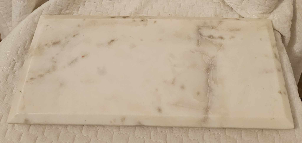 White Marble Cutting/Display Board thumbnail