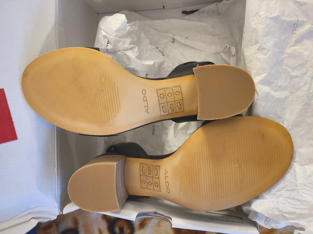 BRAND NEW ALDO LADIE'S Doreclya US Size 6 leather smooth open image indicator(4)