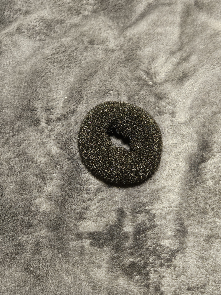 hair bun 1 large and 1 small image indicator(2)