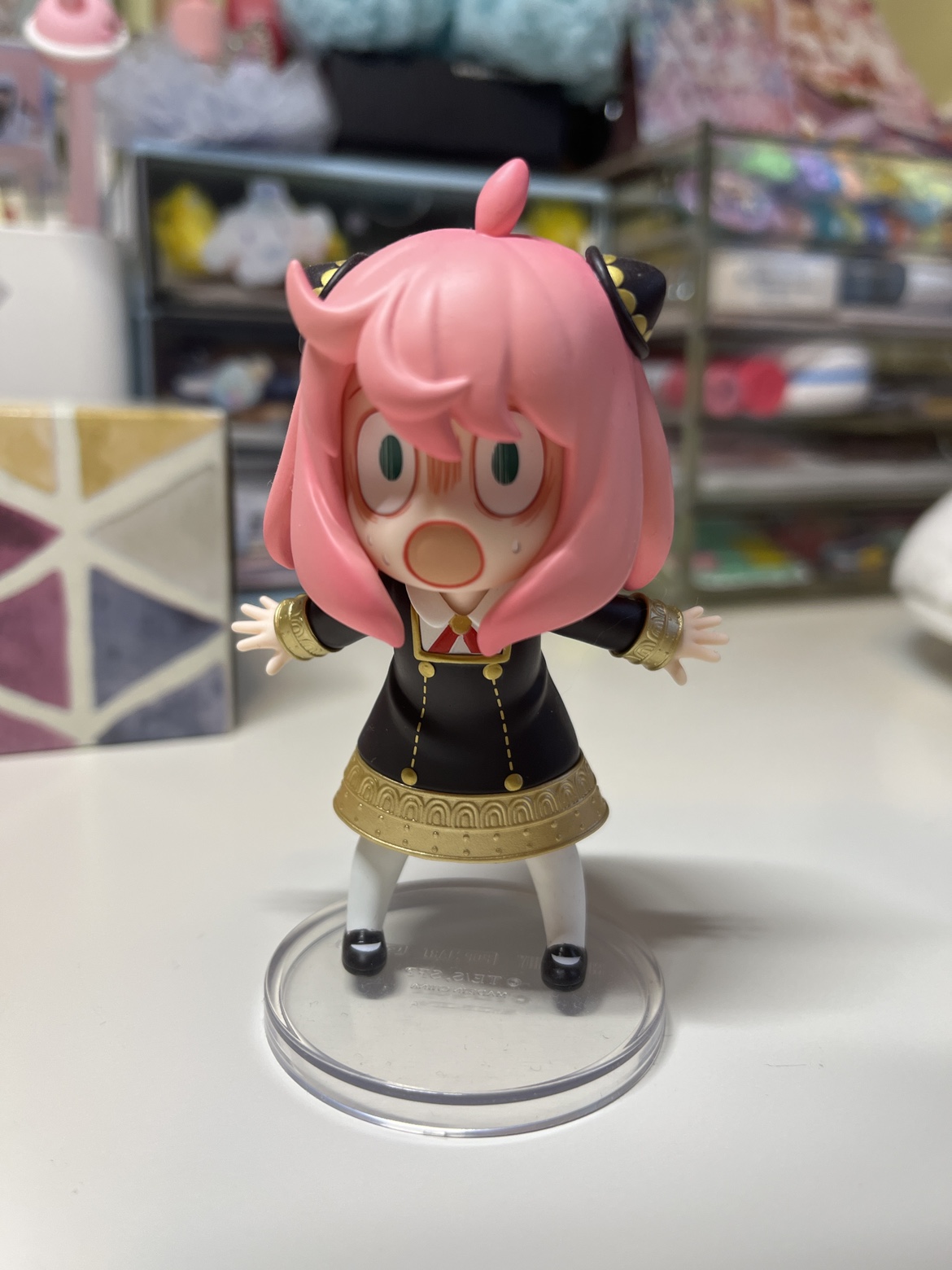 Offical Popmart Spy x Family Anya Shocked Figure thumbnail