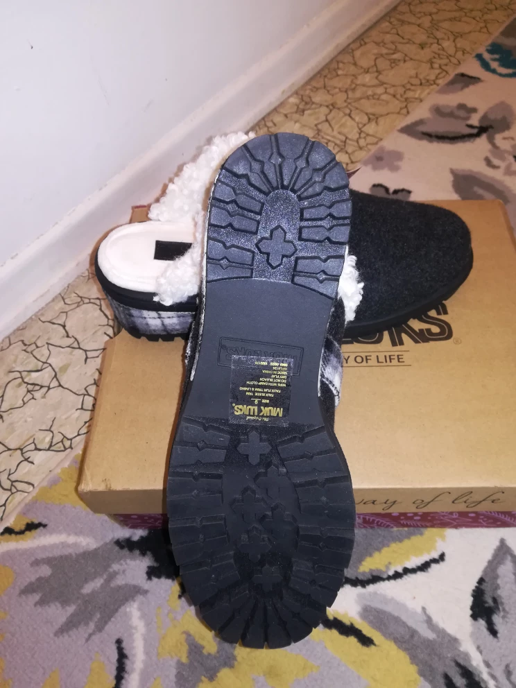 NEW in Box Women's Muk Luks, black shoes clogs, size 9 image indicator(3)