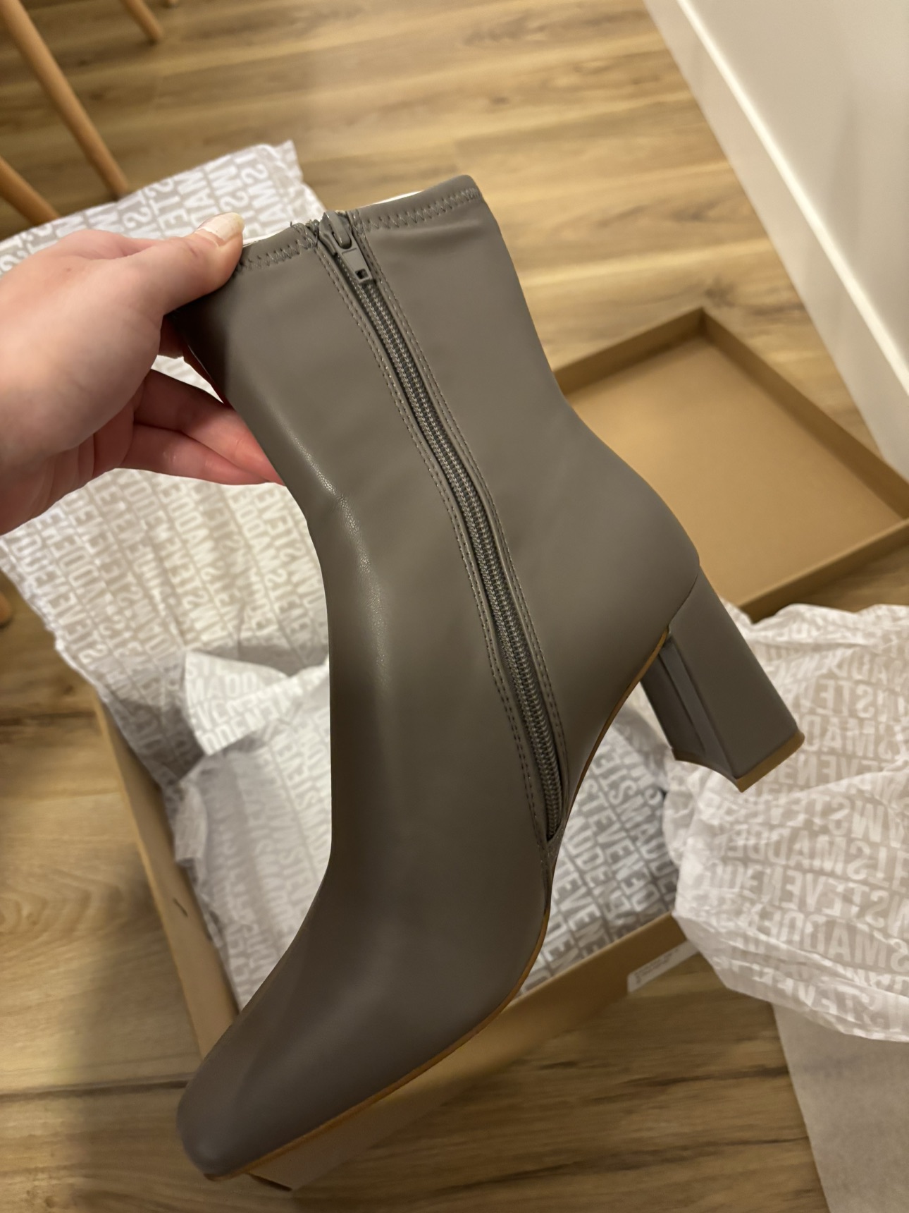 Steve Madden Boots in Taupe - photo 3