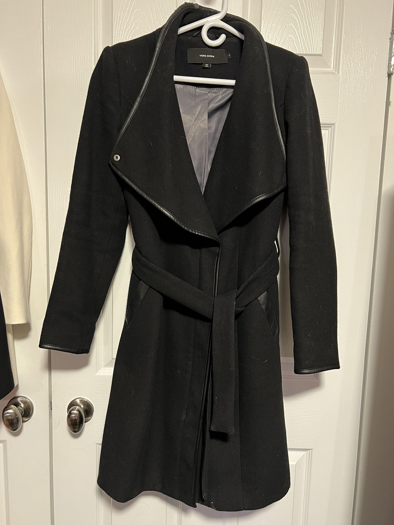 Vero Moda Women’s Long Coat (M)(EUC) image indicator(2)