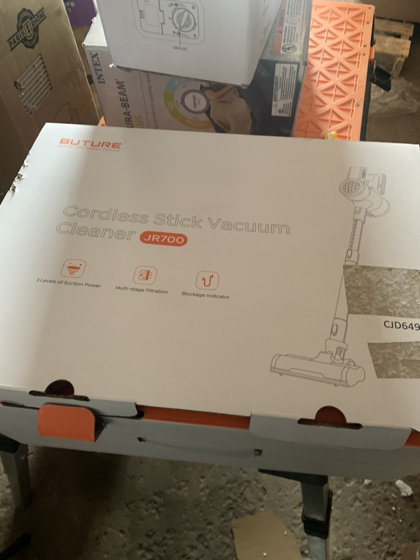 Cordless vacuum
