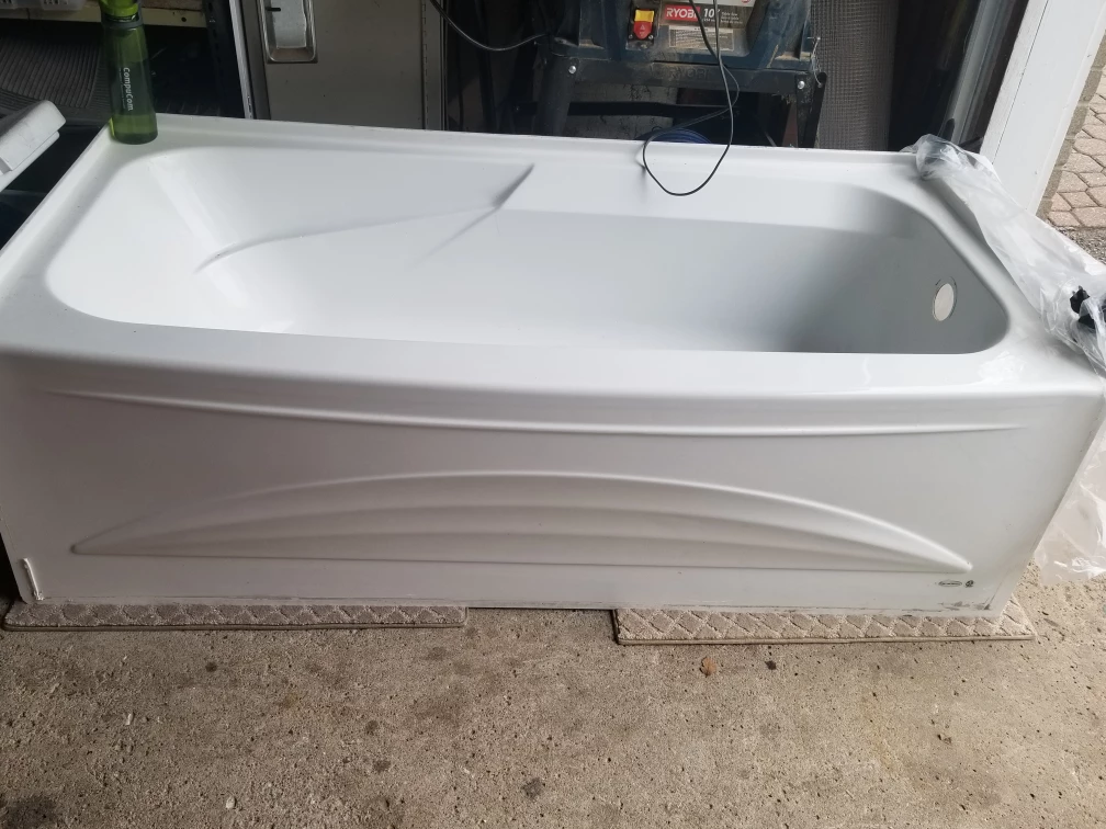 Tub, FREE TODAY/kitchenette 80.oo