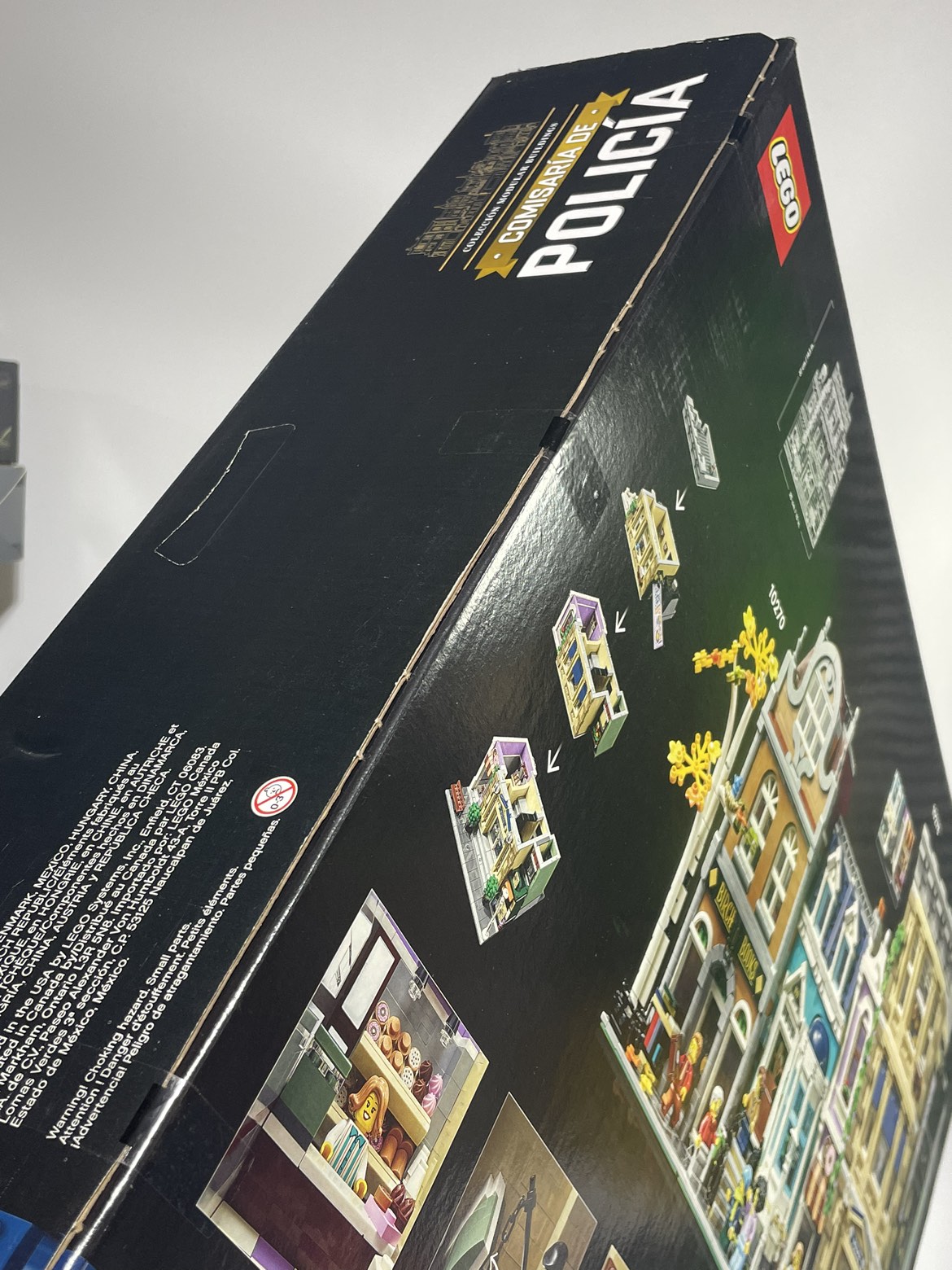 Lego 10278 - Police Station - photo 3