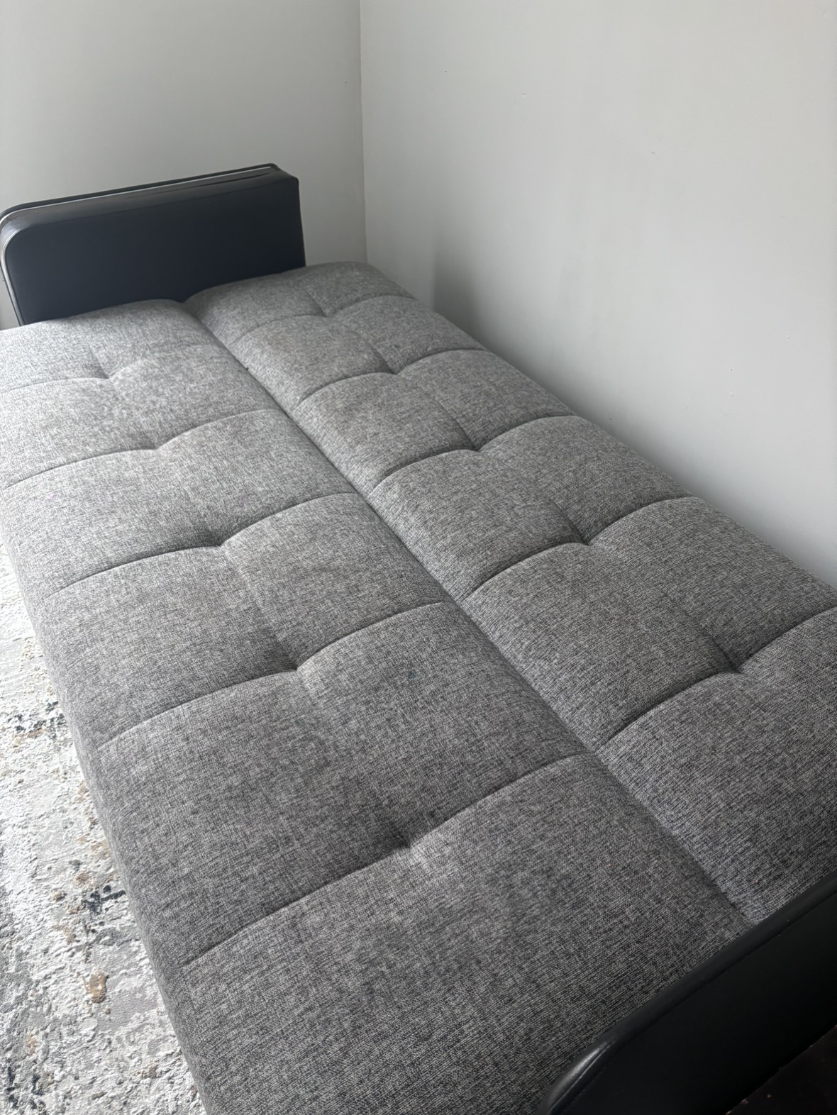 Couch - photo 2