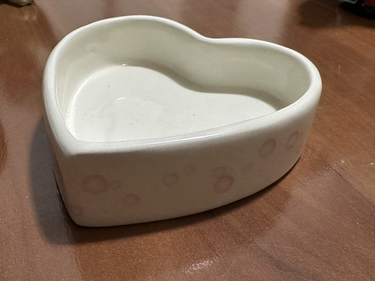 Ganz Heart-Shaped Red and White Ceramic Bowl "be mine” image indicator(3)