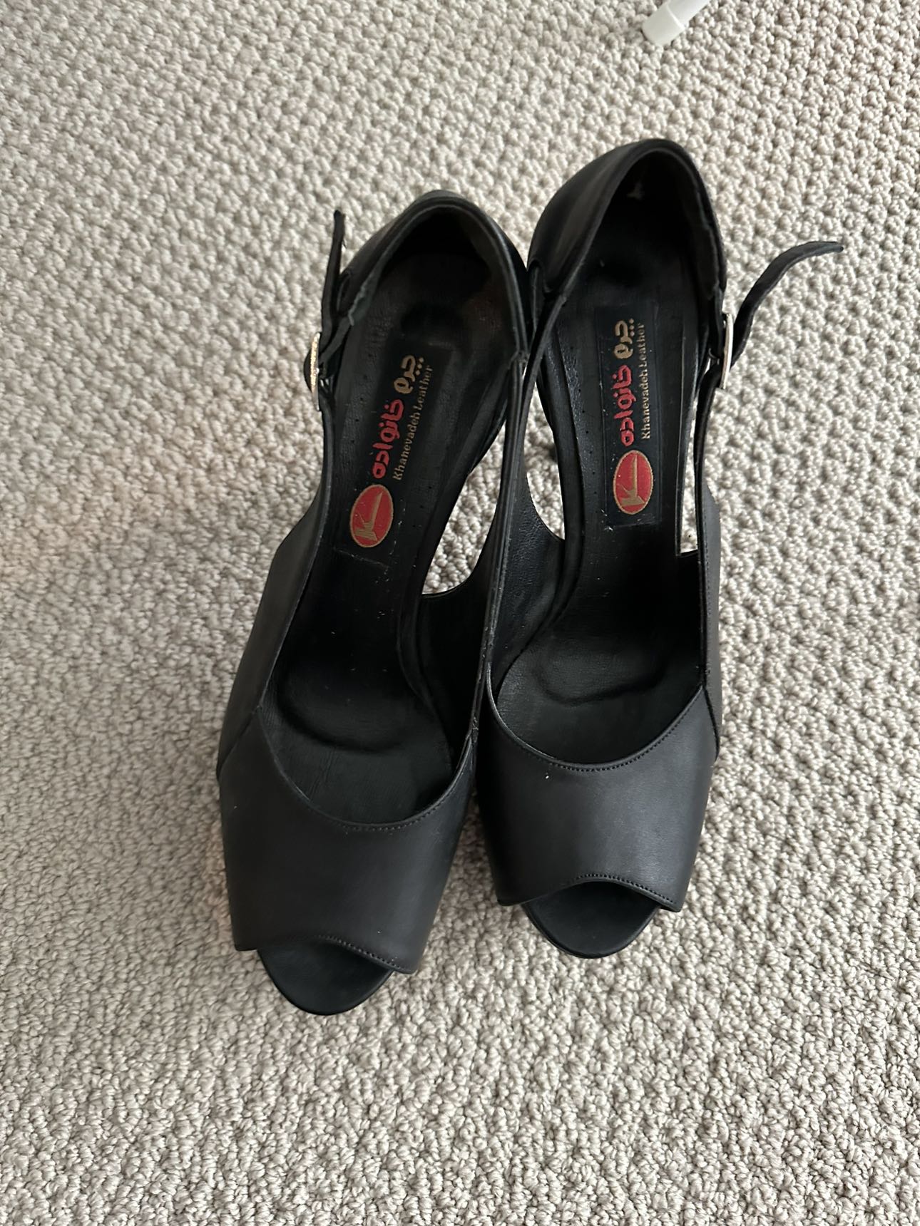 High heels shoes thumbnail