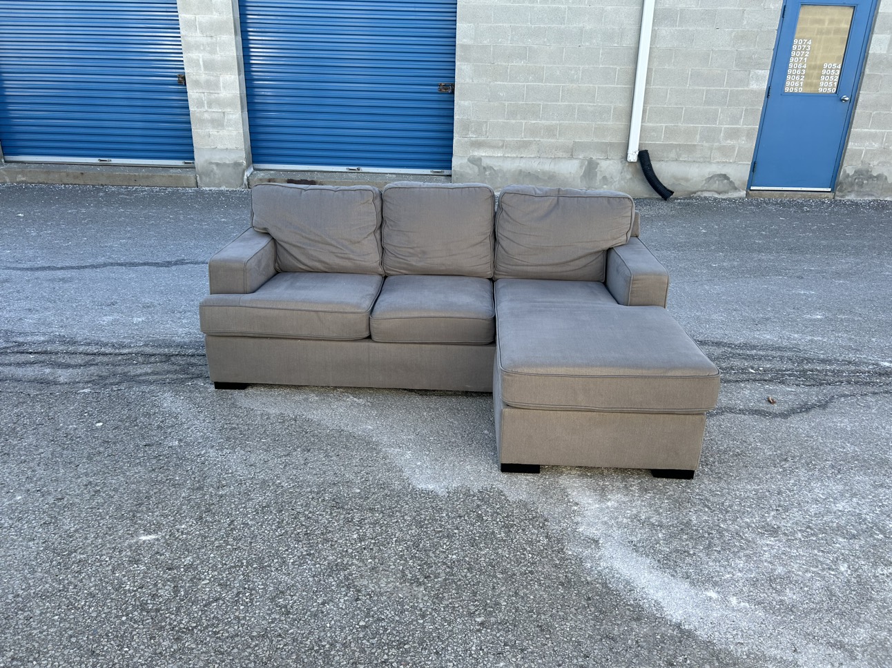 FREE DELIVERY• GREY MODERN SECTIONAL COUCH / SOFA w/ BED+STORAGE