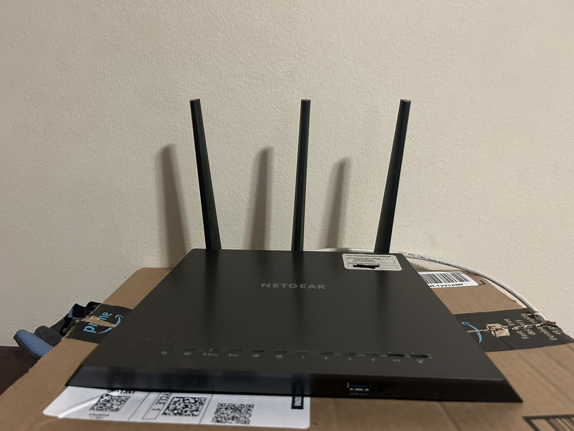 Netgear Nighthawk Router (plz read description) image indicator(2)