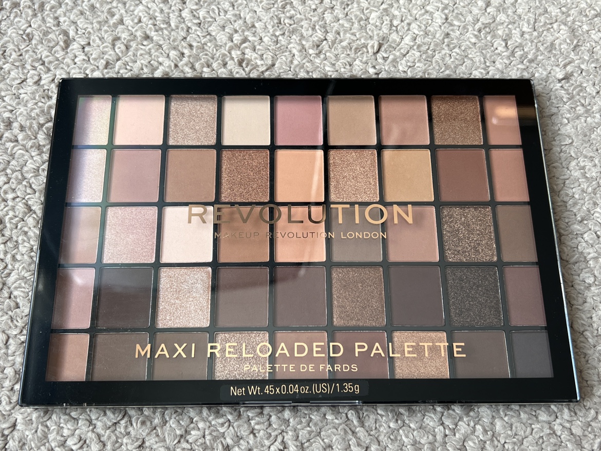 Revolution eyeshadow palette (45 shades) thumbnail