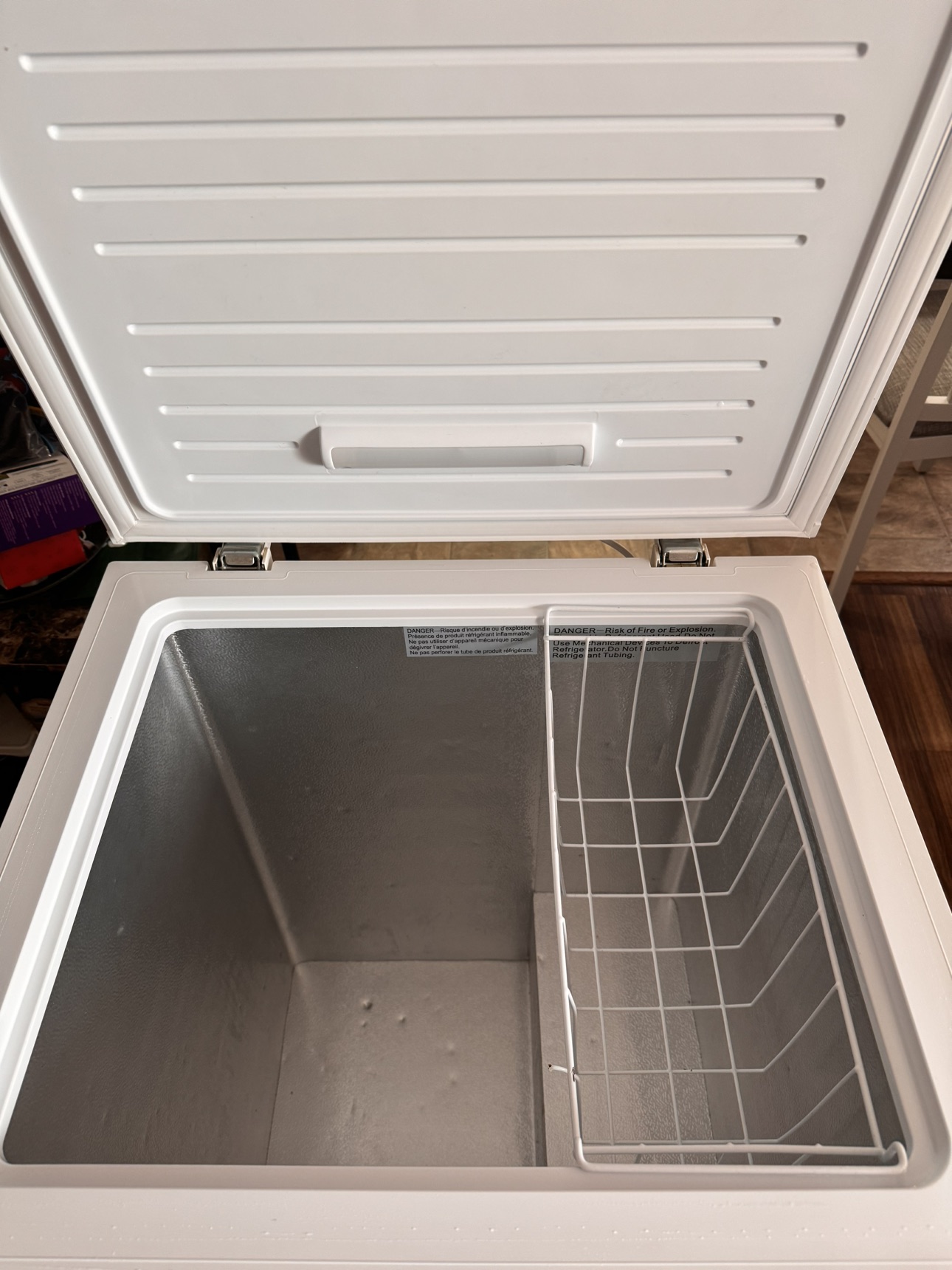 Midea Chest Freezer 5.0 cubic feet - photo 4