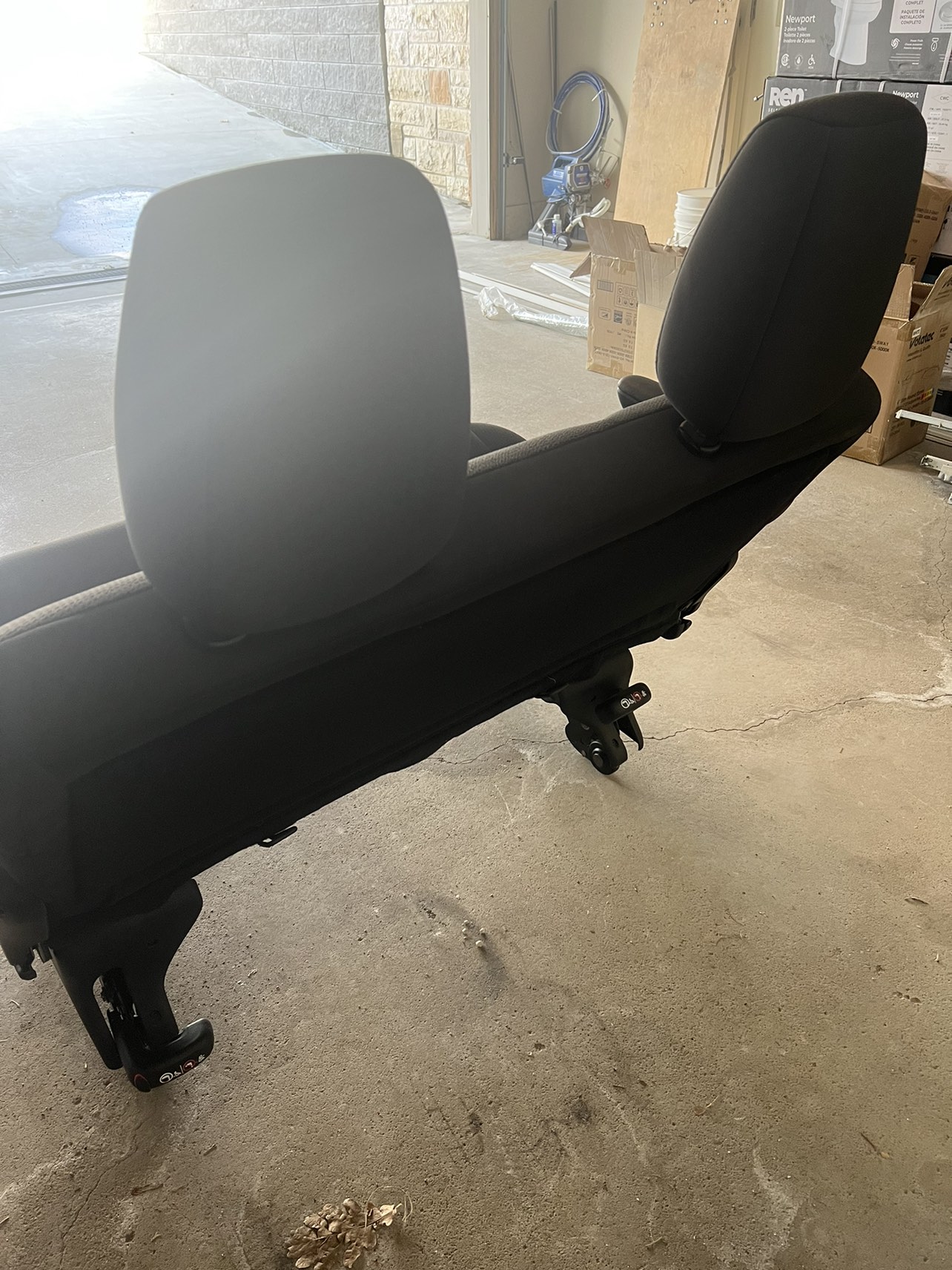 Middle seat of Dodge Crysler - photo 4