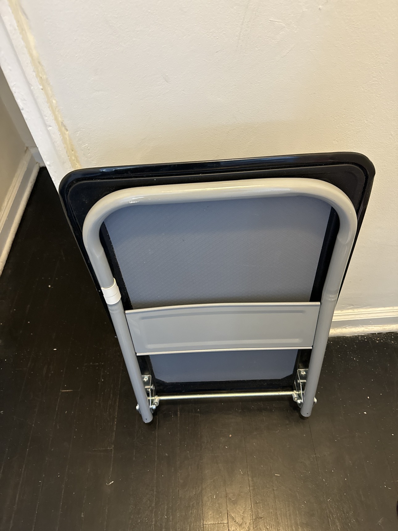 Rolling cart