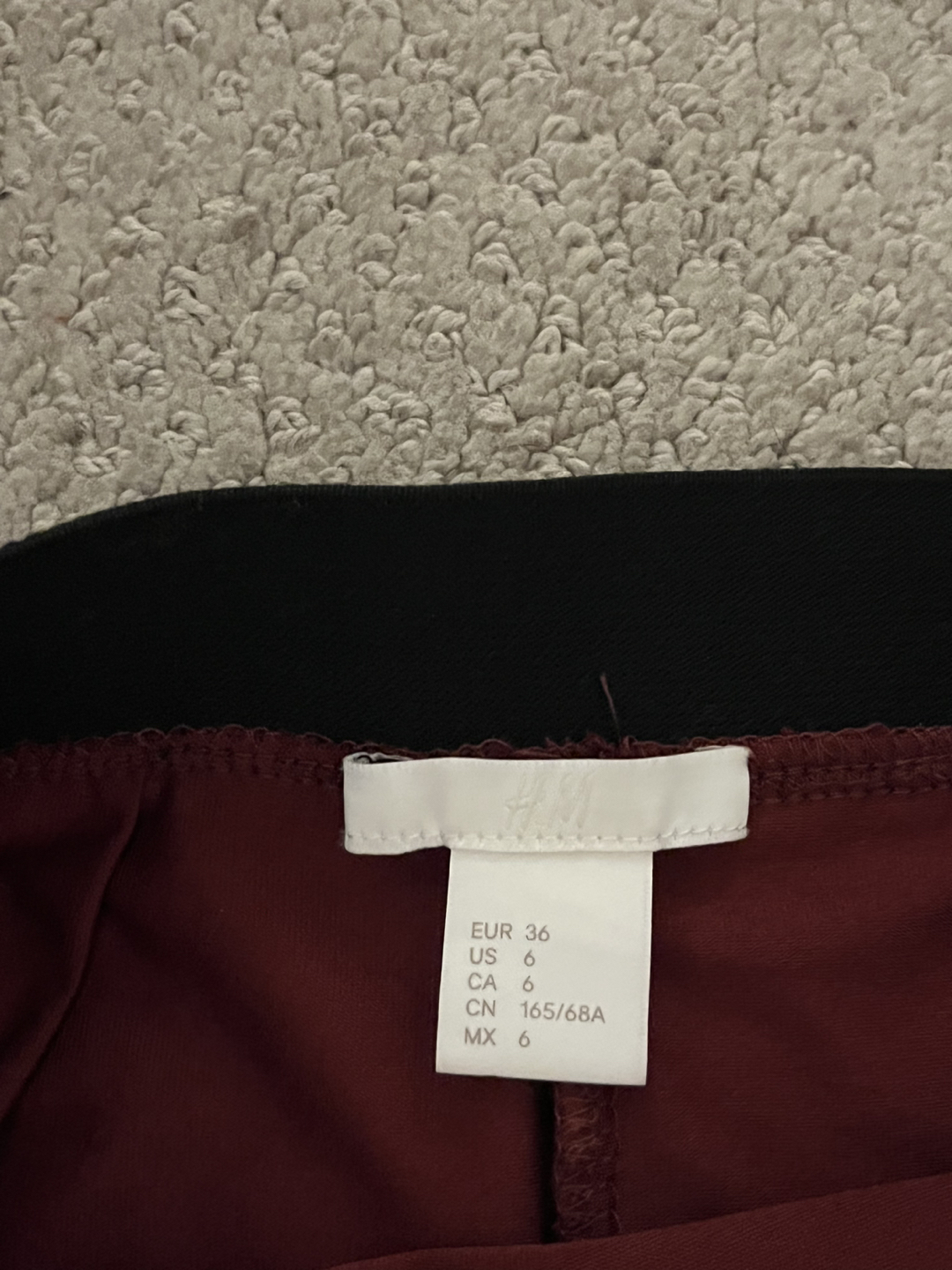 Under the knee skirt image indicator(4)