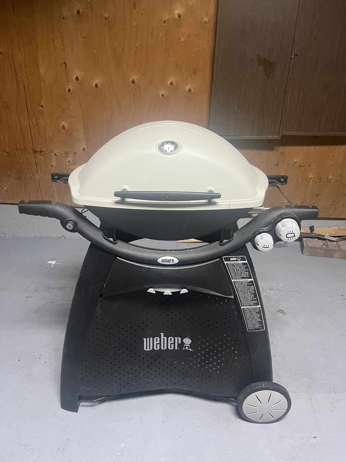 Weber Q 3200 2-Burner Liquid Propane BBQ